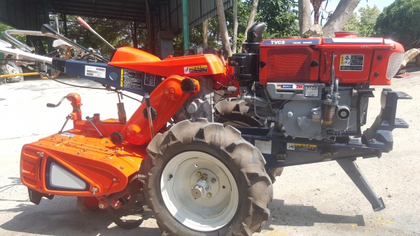 รถพรวนดิน ดีเชล สวยๆๆ  8 เกียร์เดินหน้า ถอยหลัง 4 เกียร์ พร้อมใช้