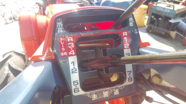 รถพรวนดิน ดีเชล สวยๆๆ  8 เกียร์เดินหน้า ถอยหลัง 4 เกียร์ พร้อมใช้