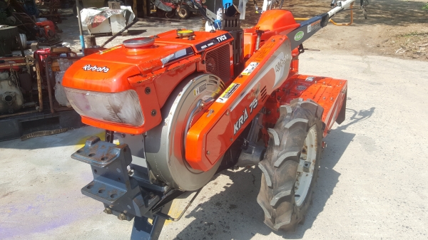 รถพรวนดิน ดีเชล สวยๆๆ  8 เกียร์เดินหน้า ถอยหลัง 4 เกียร์ พร้อมใช้