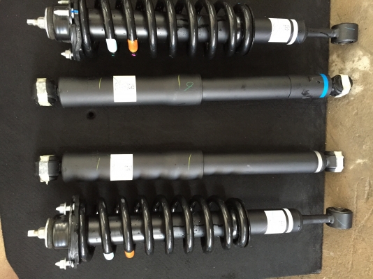 ต้องการขายอะไหร่TOYOTA REVOแท้จากศูนย์