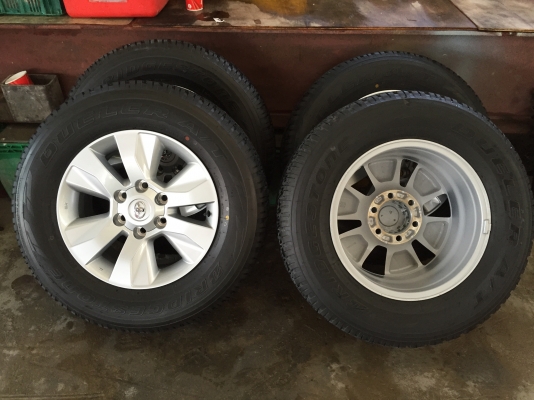 ต้องการขายอะไหร่TOYOTA REVOแท้จากศูนย์