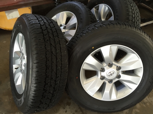 ต้องการขายอะไหร่TOYOTA REVOแท้จากศูนย์