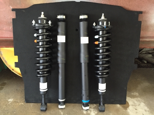 ต้องการขายอะไหร่TOYOTA REVOแท้จากศูนย์