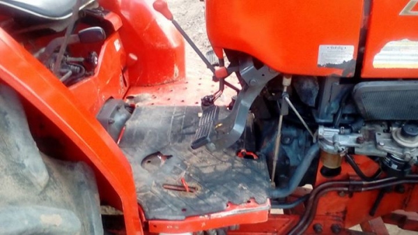 รถไถ่KUBOTA L4508 พร้อมใช้งาน อุปกรณ์ 2 ชิ้น ดันหน้า พาลหลัง เล่มทะเบียน พร้อม ราคาเบาๆๆ รถไถ่KUBOTA L4508 พร้อมใช้งาน อุปกรณ์ 2 ชิ้น ดันหน้า พาลหลัง เล่มทะเบียน พร้อม ราคาเบาๆๆ