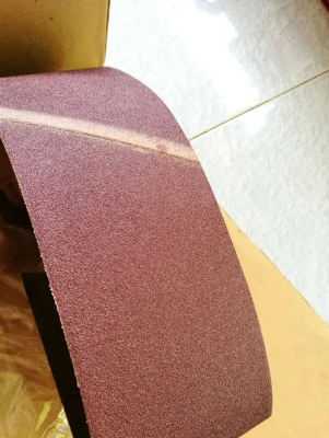 450 บ.ส่งฟรี083-2000058 LINE ID: line832923 กระดาษทรายแบบวง ยี่ห้อ HORSE SHOE ผลิต สเปน หน้ากว้าง 4นิ้ว ความละเอียดNo. 80 สำหรับใส่เครื่องขัดแบบรถถัง