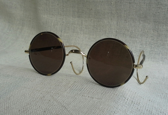 แว่นตาโกลด์ฟิลด์อังกฤษที่เก่าแก่และล้ำค่าที่สุด Antique HAWES handmade in England แว่นตาโกลด์ฟิลด์อังกฤษที่เก่าแก่และล้ำค่าที่สุด Antique HAWES handmade in England