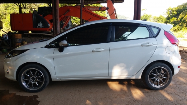 ขาย 265,000 FORD FIESTA ปี 2011 วิ่งน้อย 90,000 กม. เครื่องดี เกียร์ออโต้ดี แอร์เย็น ภายในเหมือนใหม่ รถสวยมีเสน่ห์ รถอยู่จันทบุรี 090-772-3710 090-772-3708 ขาย 265,000 FORD FIESTA ปี 2011 วิ่งน้อย 90,000 กม. เครื่องดี เกียร์ออโต้ดี แอร์เย็น ภายในเหมือนใหม่ รถสวยมีเสน่ห์ รถอยู่จันทบุรี 090-772-3710 090-772-3708