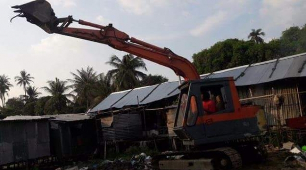ขาย 265,000 KOMATSU pc 60-1 เครื่องดี ปั้มแรง ช่วงล่างแน่น รถพร้อมใช้ รถอยู่ สระบุรี 090-772-3710 090-772-3708