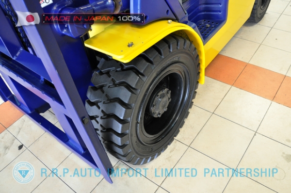 ขายรถโฟล์คลิฟท์มือสอง KOMATSU รุ่น FG30HT-12-520568 นำเข้าไม่เคยใช้งานในไทย