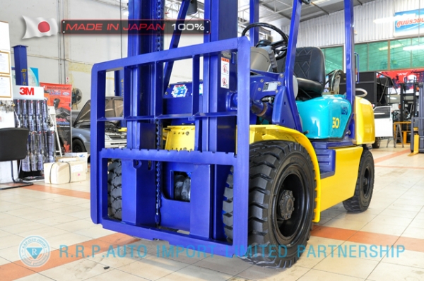 ขายรถโฟล์คลิฟท์มือสอง KOMATSU รุ่น FG30HT-12-520568 นำเข้าไม่เคยใช้งานในไทย