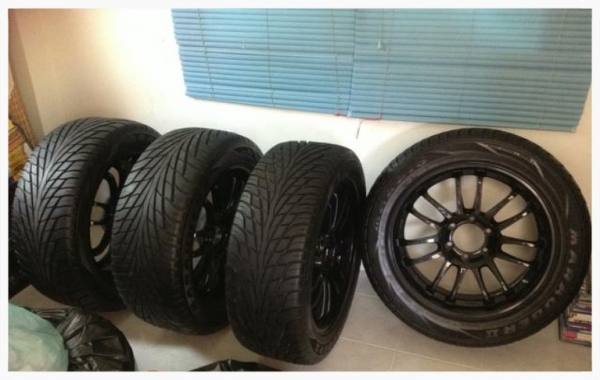 ล้อแม็คสวยถูก ขอบ ยี้สิบ สภาพใหม่สวยมาก สีดำ อยู่ศรีราชา ชลบุรี