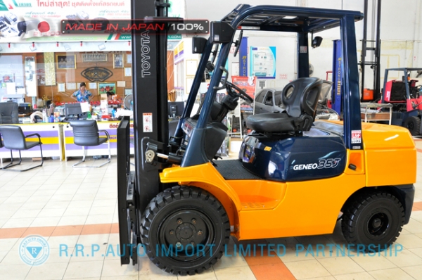 ขายรถโฟล์คลิฟท์มือสอง TOYOTA รุ่น 7FDJ35-23354 นำเข้าจากประเทศญี่ปุ่น 100\% ไม่เคยใช้งานในไทย