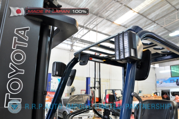 ขายรถโฟล์คลิฟท์มือสอง TOYOTA รุ่น 7FDJ35-23354 นำเข้าจากประเทศญี่ปุ่น 100\% ไม่เคยใช้งานในไทย