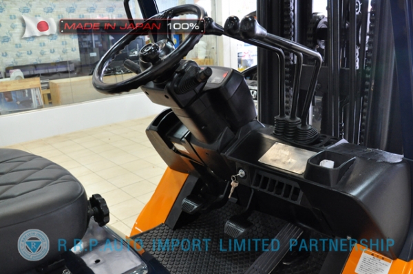 ขายรถโฟล์คลิฟท์มือสอง TOYOTA รุ่น 7FDJ35-23354 นำเข้าจากประเทศญี่ปุ่น 100\% ไม่เคยใช้งานในไทย