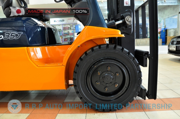 ขายรถโฟล์คลิฟท์มือสอง TOYOTA รุ่น 7FDJ35-23354 นำเข้าจากประเทศญี่ปุ่น 100\% ไม่เคยใช้งานในไทย