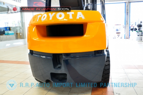 ขายรถโฟล์คลิฟท์มือสอง TOYOTA รุ่น 7FDJ35-23354 นำเข้าจากประเทศญี่ปุ่น 100\% ไม่เคยใช้งานในไทย