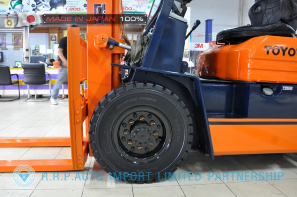 ขายรถโฟล์คลิฟท์มือสอง TOYOTA รุ่น 5FD25-60381 นำเข้าจากประเทศญี่ปุ่น 100\% ไม่เคยใช้งานในไทย