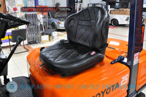 ขายรถโฟล์คลิฟท์มือสอง TOYOTA รุ่น 5FD25-60381 นำเข้าจากประเทศญี่ปุ่น 100\% ไม่เคยใช้งานในไทย