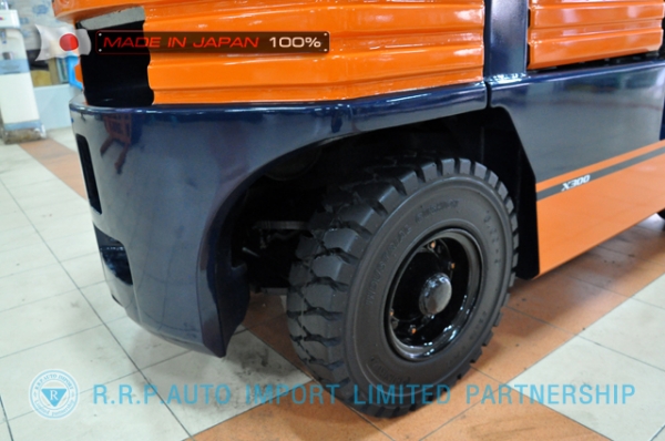 ขายรถโฟล์คลิฟท์มือสอง TOYOTA รุ่น 5FD25-60381 นำเข้าจากประเทศญี่ปุ่น 100\% ไม่เคยใช้งานในไทย