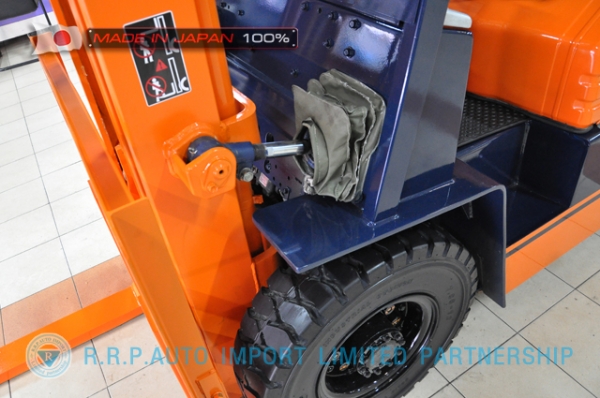 ขายรถโฟล์คลิฟท์มือสอง TOYOTA รุ่น 5FD25-60381 นำเข้าจากประเทศญี่ปุ่น 100\% ไม่เคยใช้งานในไทย