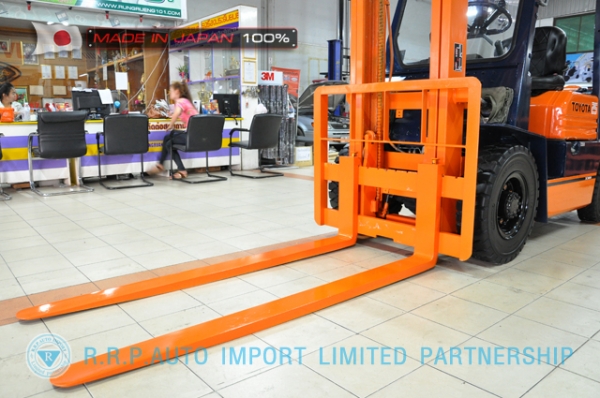 ขายรถโฟล์คลิฟท์มือสอง TOYOTA รุ่น 5FD25-60381 นำเข้าจากประเทศญี่ปุ่น 100\% ไม่เคยใช้งานในไทย