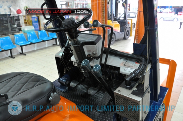 ขายรถโฟล์คลิฟท์มือสอง TOYOTA รุ่น 5FD25-60381 นำเข้าจากประเทศญี่ปุ่น 100\% ไม่เคยใช้งานในไทย