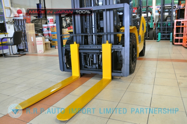 ขายรถโฟล์คลิฟท์มือสอง KOMATSU รุ่น FD25T-16-702220 นำเข้าไม่เคยใช้งานในไทย