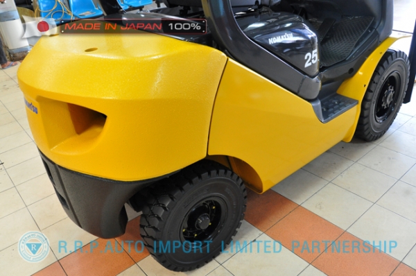 ขายรถโฟล์คลิฟท์มือสอง KOMATSU รุ่น FD25T-16-702220 นำเข้าไม่เคยใช้งานในไทย