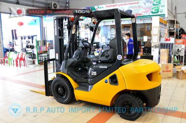 ขายรถโฟล์คลิฟท์มือสอง KOMATSU รุ่น FD25T-16-702220 นำเข้าไม่เคยใช้งานในไทย