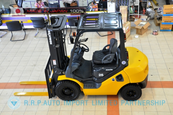 ขายรถโฟล์คลิฟท์มือสอง KOMATSU รุ่น FD25T-16-702220 นำเข้าไม่เคยใช้งานในไทย