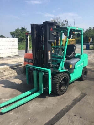 ฟอล์คลิฟต์ 3 ตัน MITSUBISHI FD30 NT รถปี 2012  เสา 4.7 เมตร