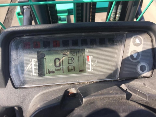 ฟอล์คลิฟต์ 3 ตัน MITSUBISHI FD30 NT รถปี 2012  เสา 4.7 เมตร