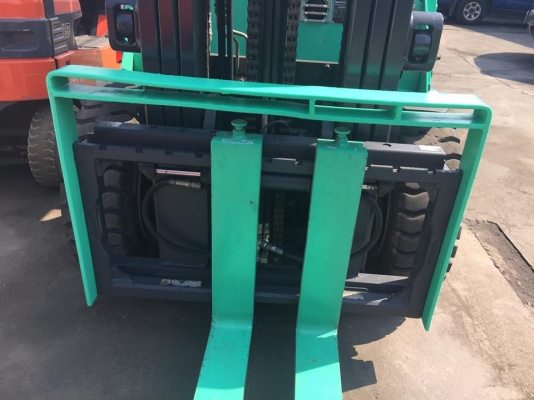 ฟอล์คลิฟต์ 3 ตัน MITSUBISHI FD30 NT รถปี 2012  เสา 4.7 เมตร