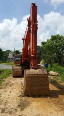 ขาย >>> Hitachi Zx200 รุ่น 1 <<<  โซ่ใหม่ 2 ข้าง พร้อมใช้งาน เบอร์ติดต่อ 098-7155789