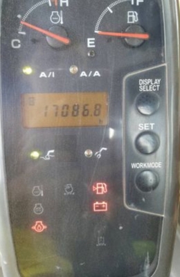 ขาย >>> Hitachi Zx200 รุ่น 1 <<<  โซ่ใหม่ 2 ข้าง พร้อมใช้งาน เบอร์ติดต่อ 098-7155789