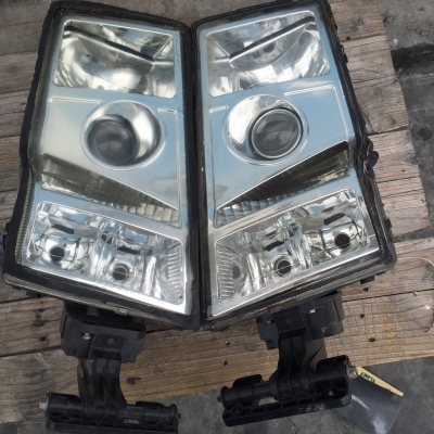 ไฟหน้า VOLVO รุ่น FM 12.