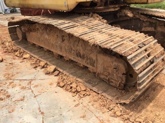 KOMATSU PC 200-7 ราคา 1,150,000 บาท  ทำงาน ดี เครื่องดี ปั้มดี โซหนา เอวแน่น สภาพพร้อมใช้ เอกสารเล่มทะเบียน  รถอยู่. กาฬสินธุ์ โทร&amp;ไอดีไลน์ 0610710295 ไอดีไลน์  0610710295