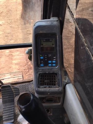 KOMATSU PC 200-7 ราคา 1,150,000 บาท  ทำงาน ดี เครื่องดี ปั้มดี โซหนา เอวแน่น สภาพพร้อมใช้ เอกสารเล่มทะเบียน  รถอยู่. กาฬสินธุ์ โทร&amp;ไอดีไลน์ 0610710295 ไอดีไลน์  0610710295