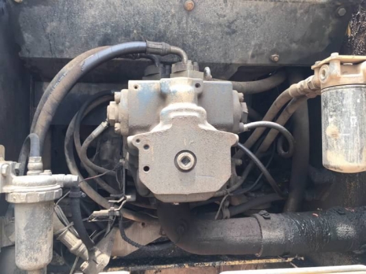 KOMATSU PC 200-7 ราคา 1,150,000 บาท  ทำงาน ดี เครื่องดี ปั้มดี โซหนา เอวแน่น สภาพพร้อมใช้ เอกสารเล่มทะเบียน  รถอยู่. กาฬสินธุ์ โทร&amp;ไอดีไลน์ 0610710295 ไอดีไลน์  0610710295