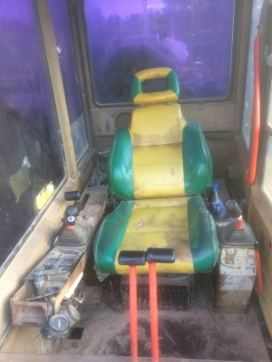 ขายแบคโค CAT E200B เครื่องดี โซ่ดี ช่วงล่างดี สภาพพร้อมใช้งาน ราคา430,000 สนใจโทร 090-8588220คุณนะ 093-3258446คุณบิว หรือเข้าดูสินค้าอื่นๆได้ที่ www.narong2truck.com หรือ www.truck.in.th/498 หรือเพจFacebook ณรงค์ ซื้อขายรถมือสอง (เว็บไซต์ส่วนตัว) หรือFace