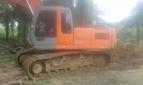2คัน..ขายยกหรือแยก รถขุดhitachi 200ZX 2คัน..ขายยกหรือแยก รถขุดhitachi 200ZX