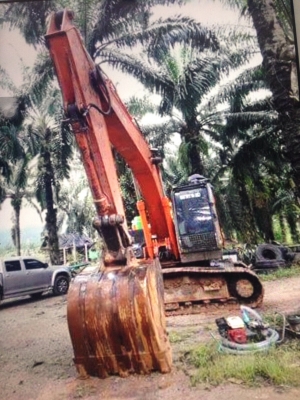 2คัน..ขายยกหรือแยก รถขุดhitachi 200ZX