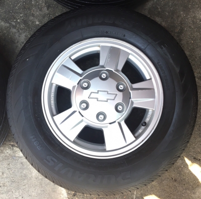 ล้อแม็ก Chevrolet ขอบ 15 พร้อมยาง Bridgestone 215-70-15 ล้อแม็ก Chevrolet ขอบ 15 พร้อมยาง Bridgestone 215-70-15