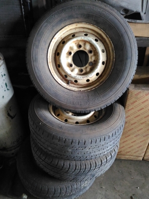 ล้อกะทะเดิมนิสสันบิ๊กเอ็ม6รู ขอบ14ติดยางเก่ามาก