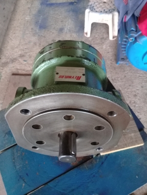 ปั้มน้ำมันไฮโดรลิคสภาพดีREYNOLDS