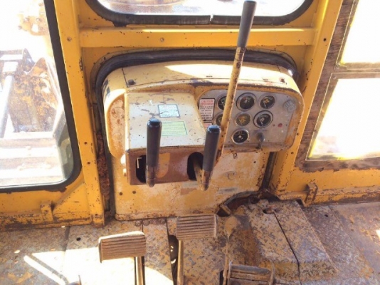 ขายรถดันดิน CAT D7 รถนอกนำเข้าเอง สภาพสวยพร้อมใช้งาน มีVDOการทำงานครับ