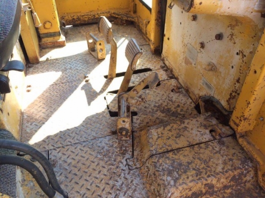 ขายรถดันดิน CAT D7 รถนอกนำเข้าเอง สภาพสวยพร้อมใช้งาน มีVDOการทำงานครับ