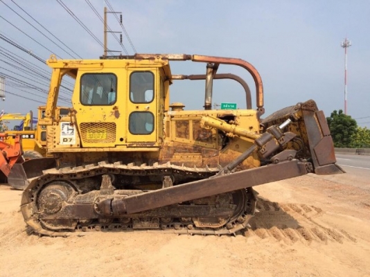 ขายรถดันดิน CAT D7 รถนอกนำเข้าเอง สภาพสวยพร้อมใช้งาน มีVDOการทำงานครับ
