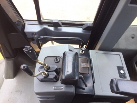 ขายรถตักล้อยาง CAT 962G รถนอกนำเข้าเองจากญี่ปุ่น สภาพสวยพร้อมใช้ มีVDOการทำงานครับ ขายรถตักล้อยาง CAT 962G รถนอกนำเข้าเองจากญี่ปุ่น สภาพสวยพร้อมใช้ มีVDOการทำงานครับ