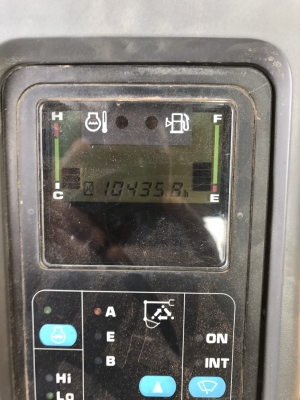 ขายรถแบคโฮ KOMATSU PC200-7 จำนวนสองคัน สภาพดี พร้อมใช้งาน